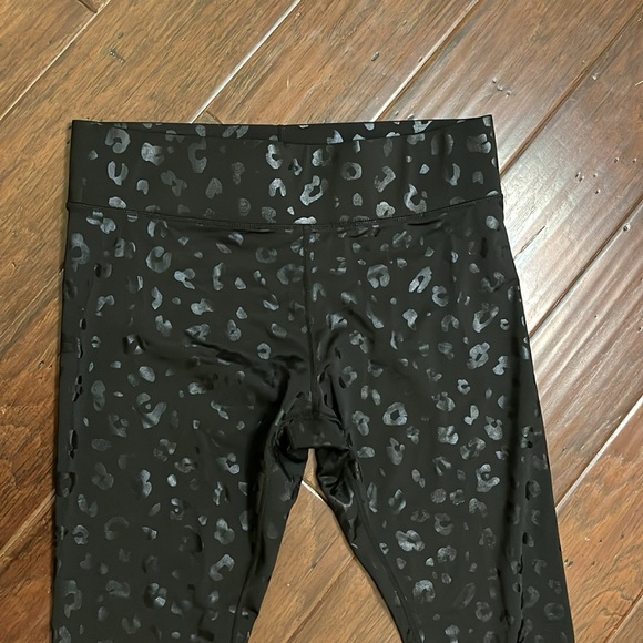 NEW Terez UpLift Leggings in Black Cheetah Foil Size XL - Picture 7 of 8